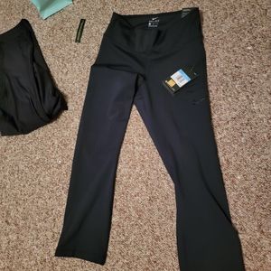 Nike power pocket leggings size medium